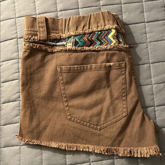 Miss Me brown Aztec cut off shorts TAG SIZE L-LARGE - Picture 7 of 16